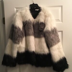 Stylish Women's Faux Fur Jacket - Black, Gray, White
